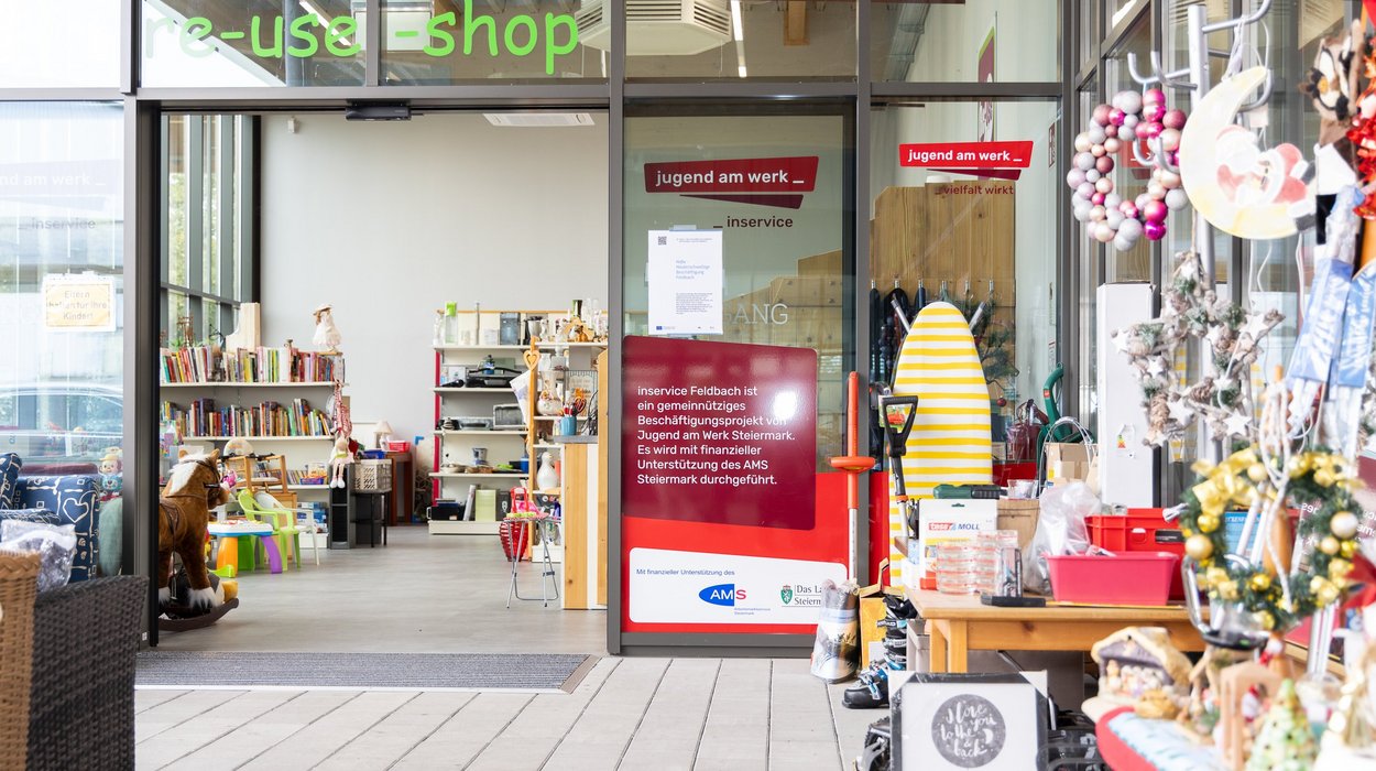 Vorderansicht des re-use-shop Feldbach