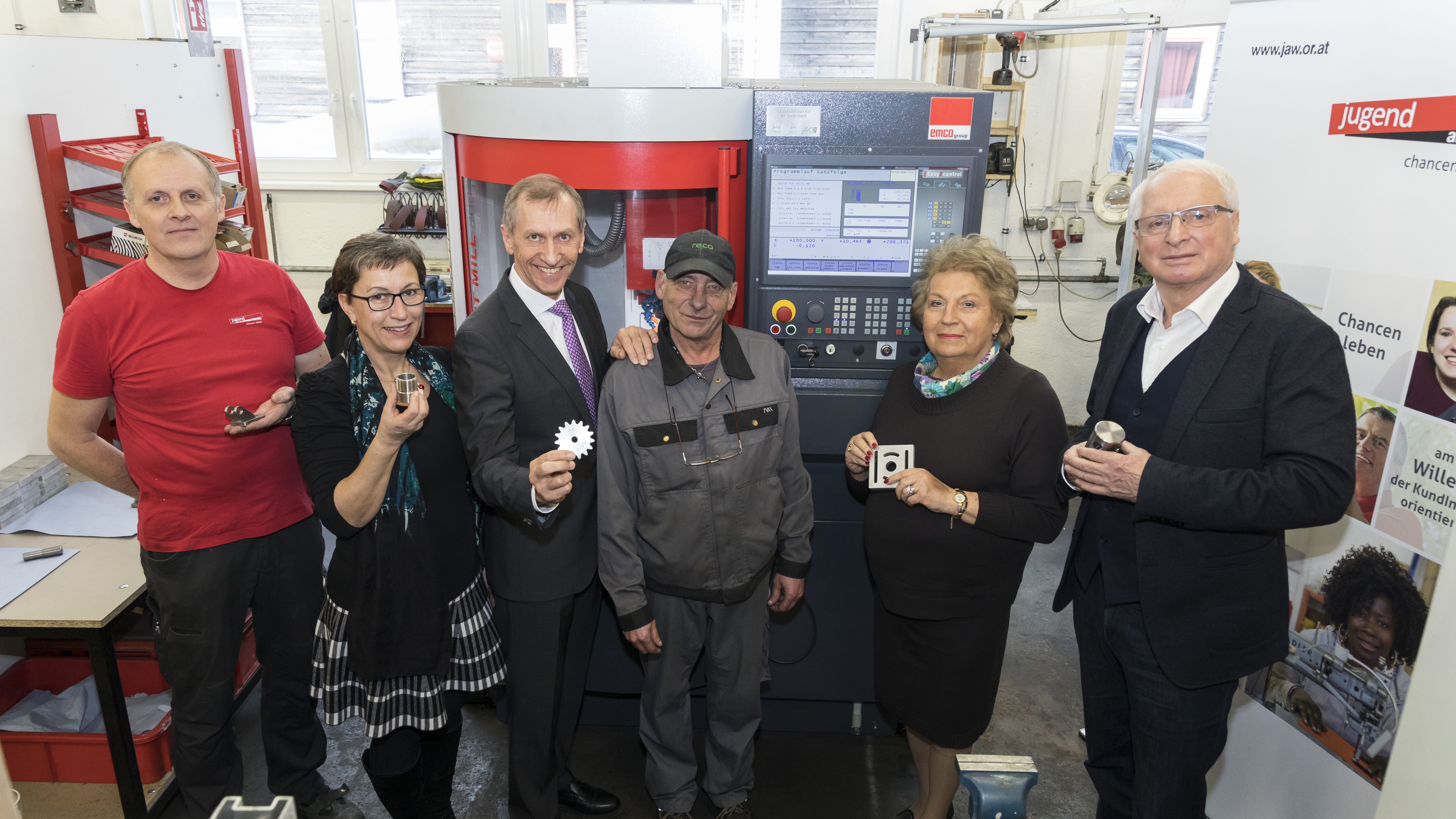 Übergabe der CNC-Maschine an handwerk Liezen